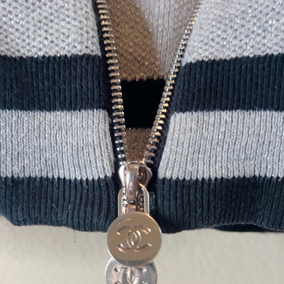 Chanel Zipped Up Sweater. - Picture 6 of 10